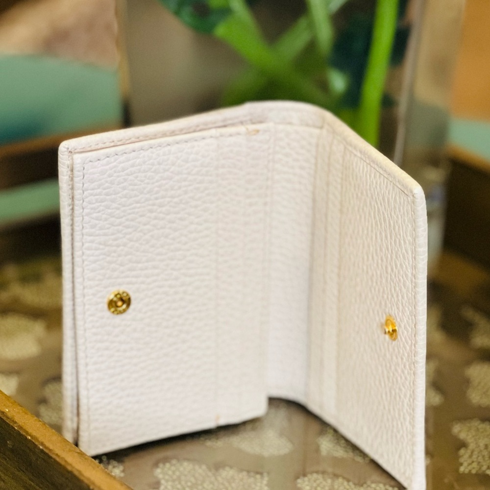 Gucci GG Marmont Logo Compact Wallet - Picture 7 of 8